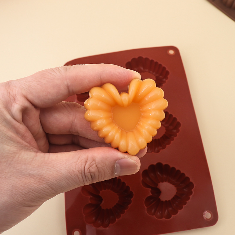 Kitchen And Baking Tools - Heart-shaped Silicone Chocolate Molds DIY Baking